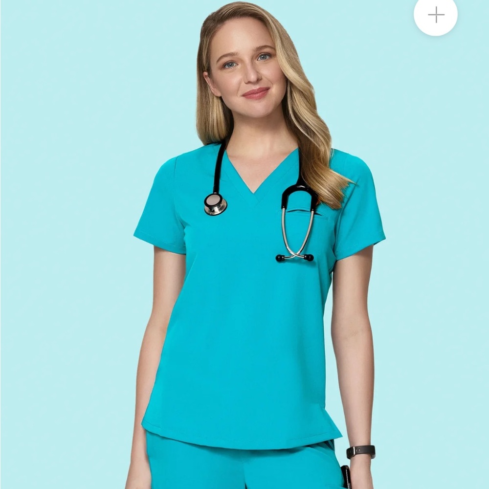 NWT Mandala Scrub tee